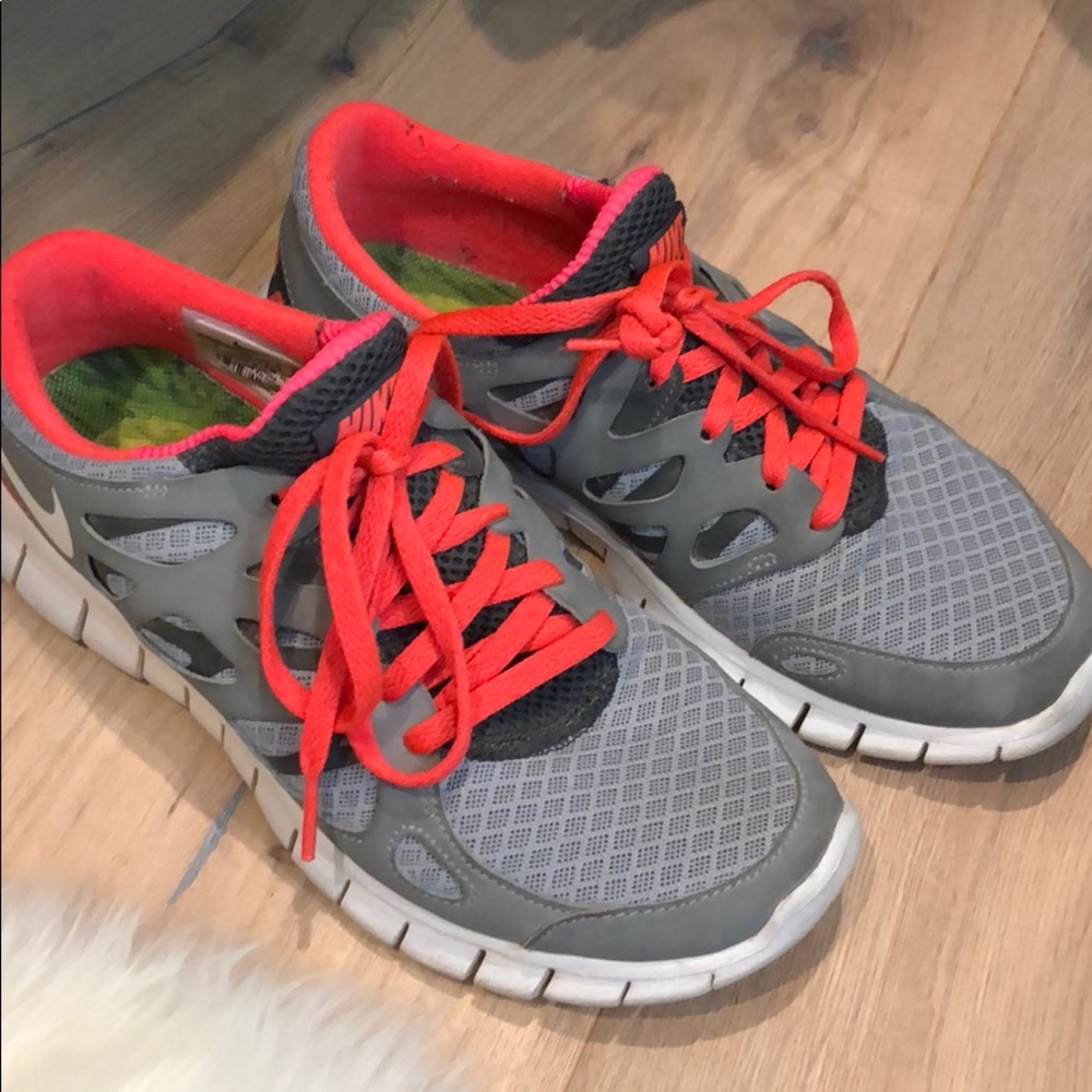 Nike Free gray coral Size 6 Good condition